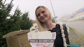 Világos Szőke tinédzser gigászi mellű kertvárosi zsenge Kate Pearl pénzért dugható